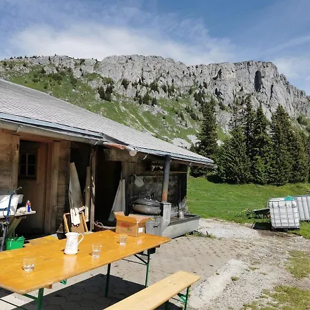Cozy, Sunny Apartment, Interlaken Region Appartement